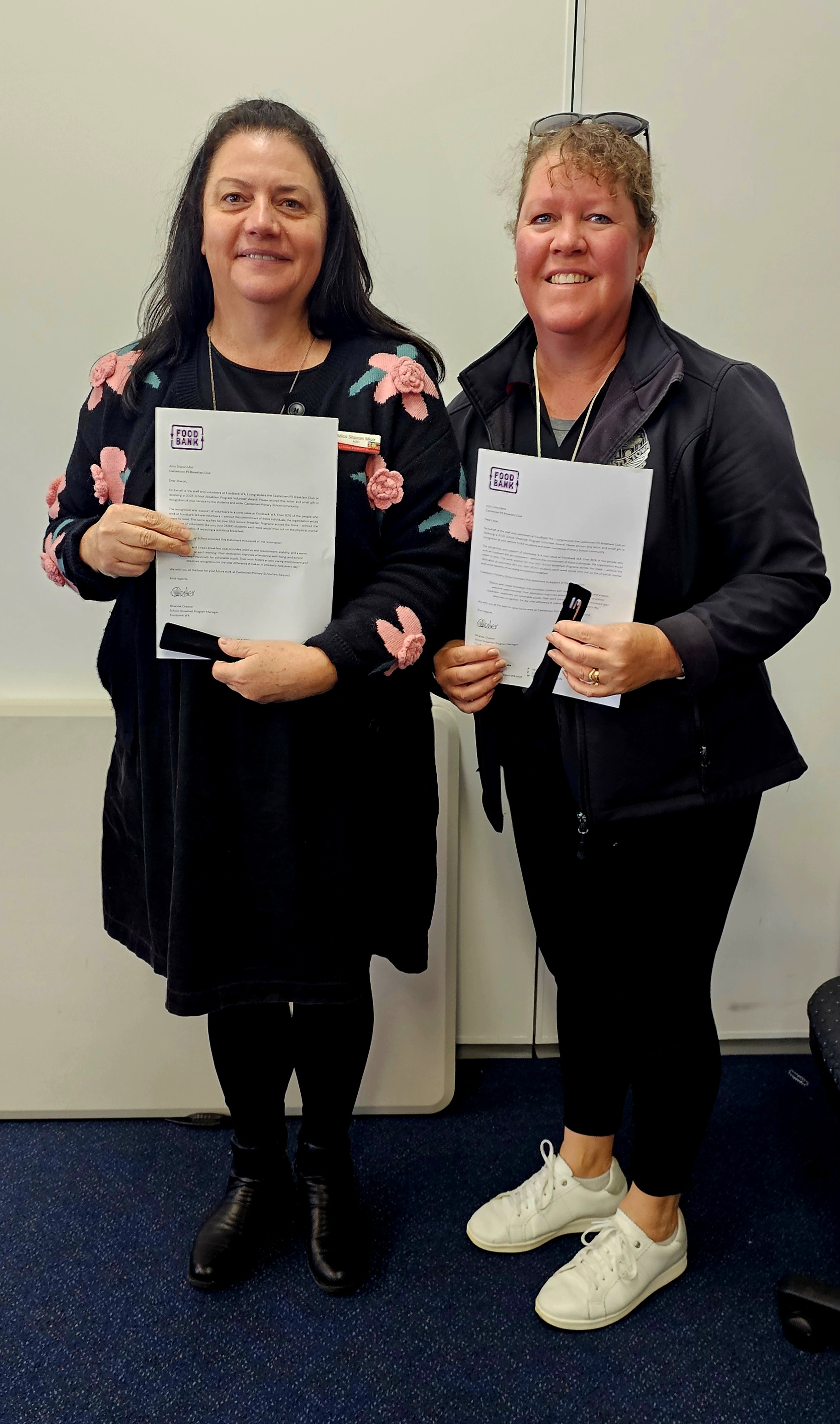 /uploaded_files/media/gallery/1773118026Sharon & Lissa Breakfast Club award.jpg